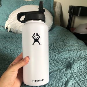 White 32 oz hydro flask